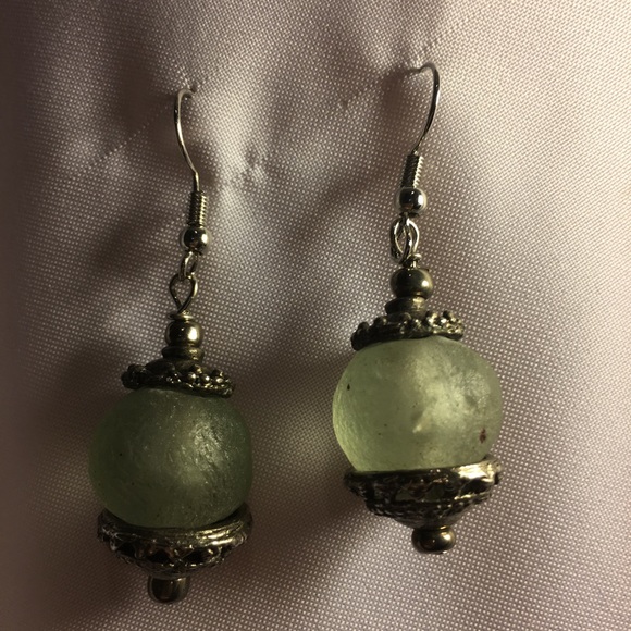 Dangle earrings made from reclaimed pieces - Picture 3 of 5